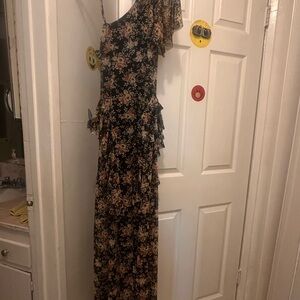 Kimchi Blue One-Shoulder Black and Cream Floral Dress